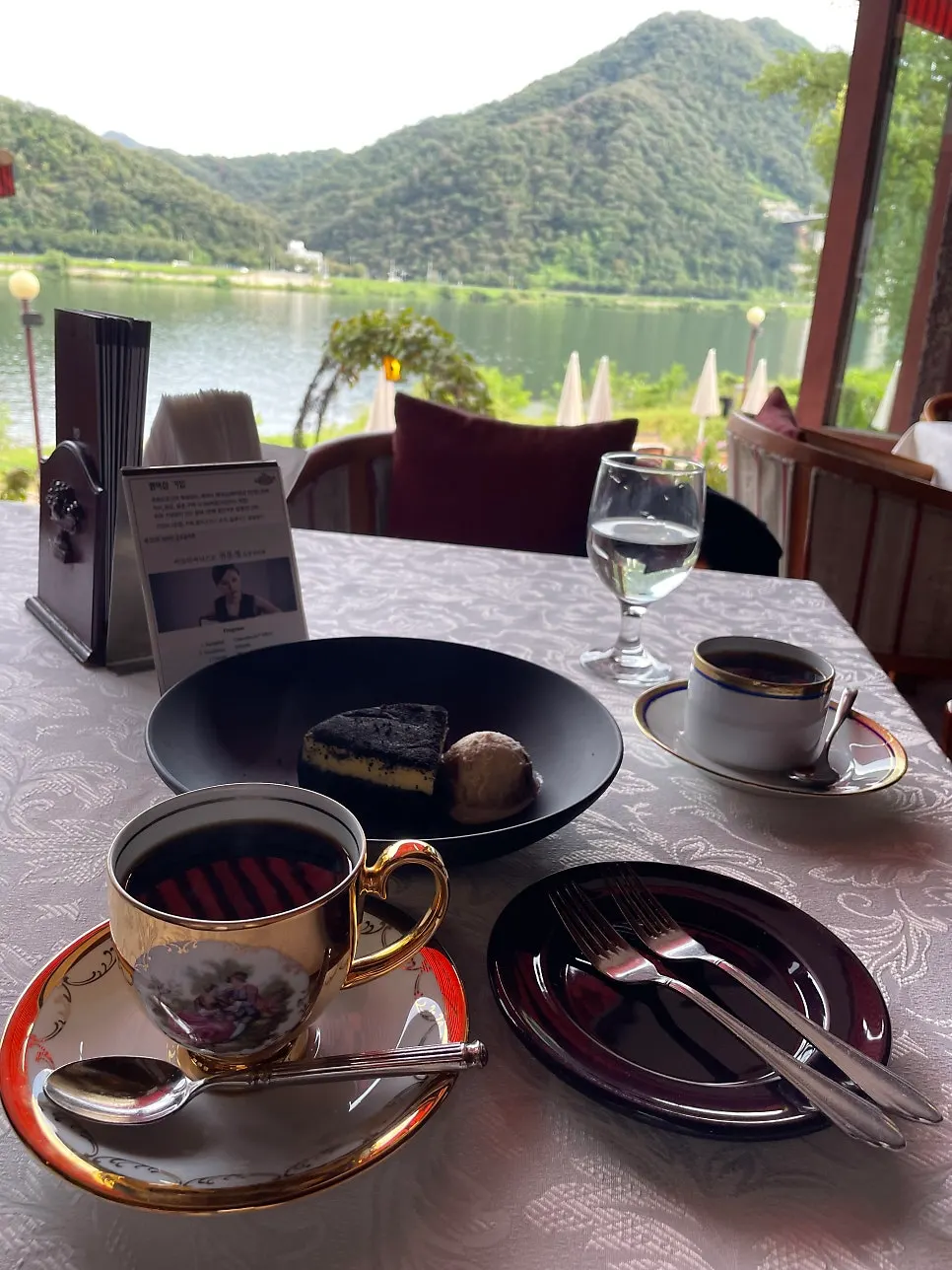 Ordered hand-drip coffee and cheesecake
