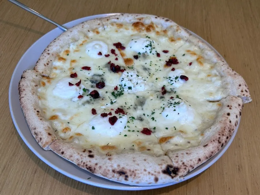 Gorgonzola pizza and honey