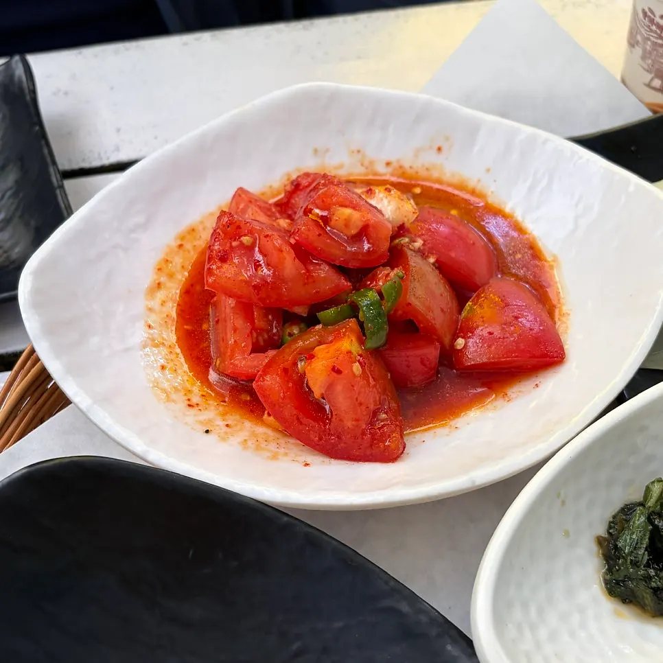 Table setting after ordering cheese tomato-jang pork belly