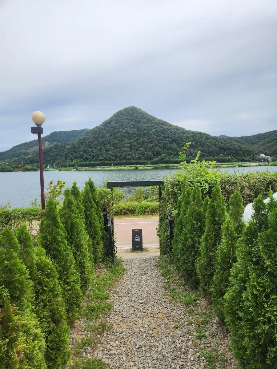 Walking trail on a Namyangju date course