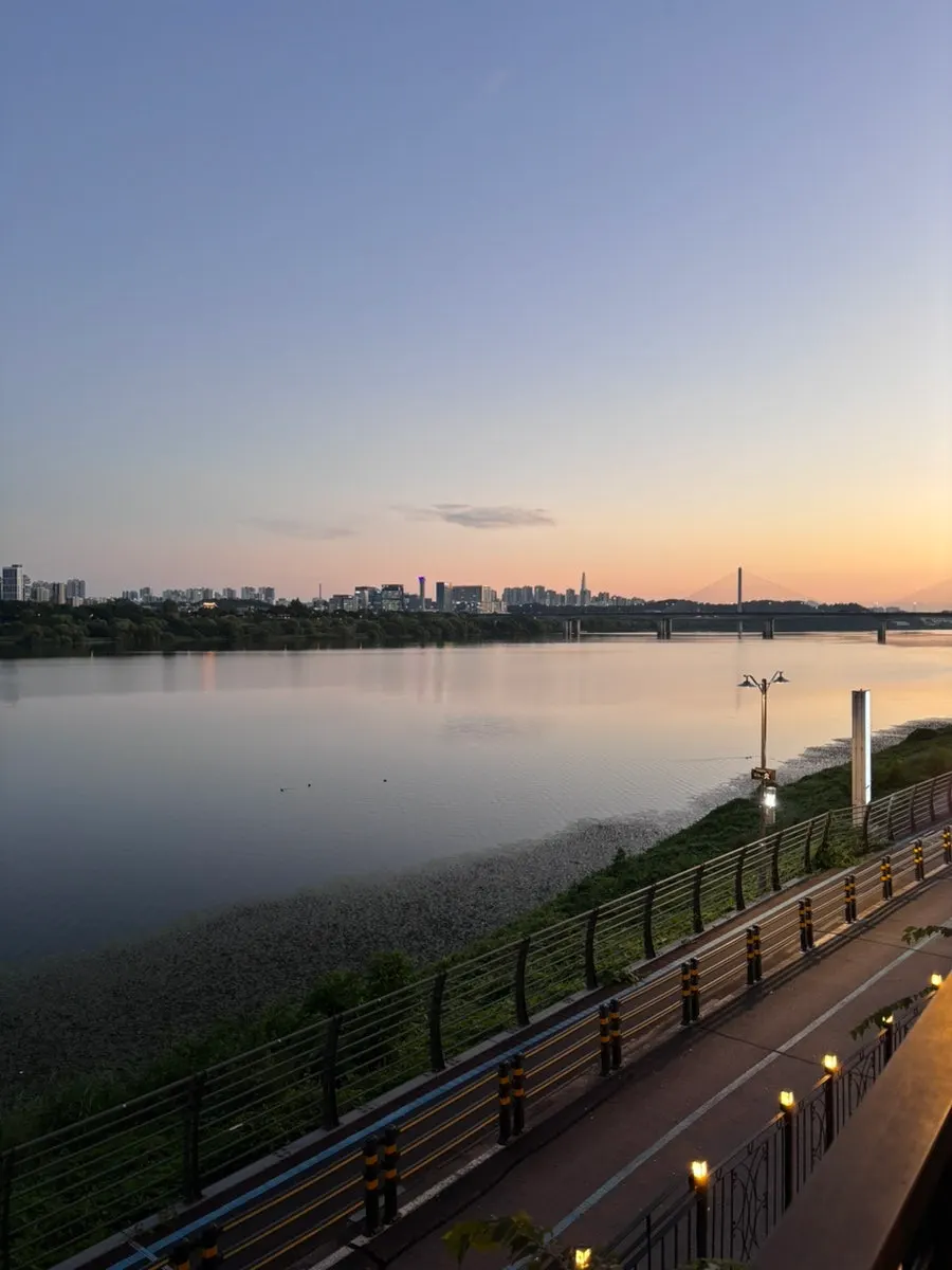 Han River sunset around dusk