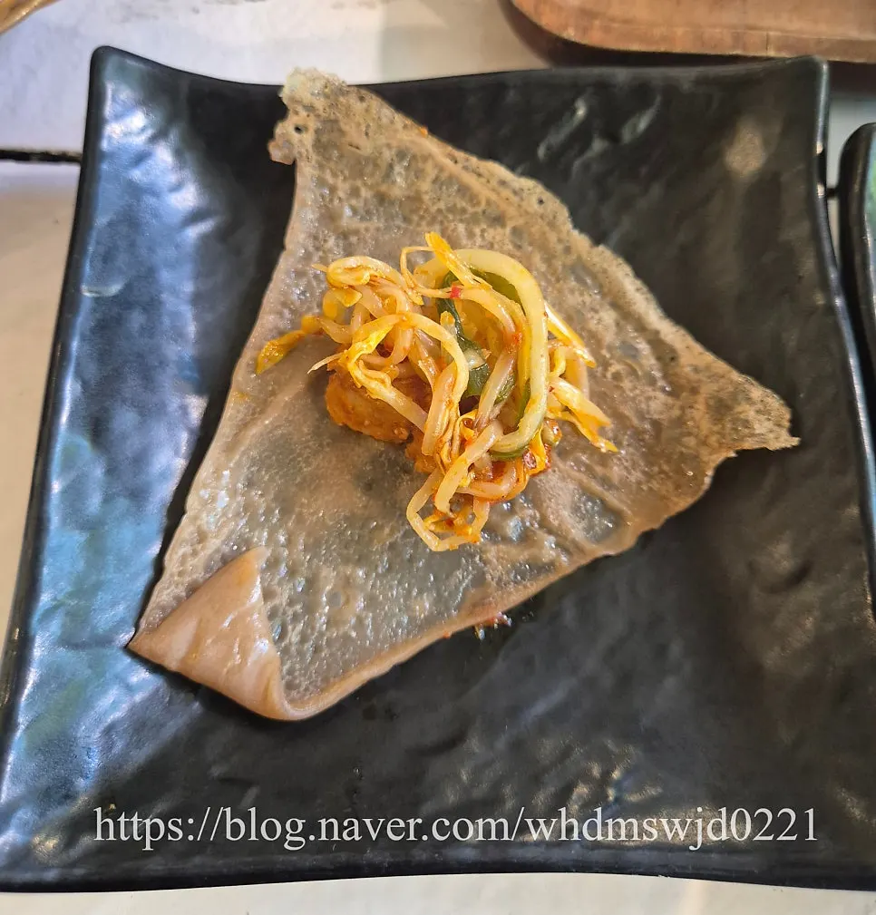 완성된 토마토장 삼겹살 클로즈업