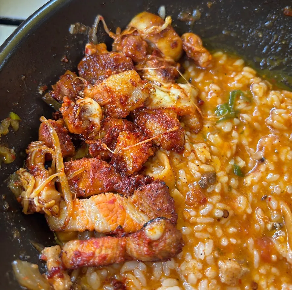 부드러운 토마토 죽 같은 칼국수 밥