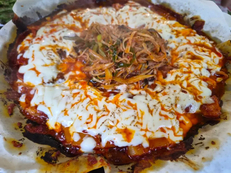 쭉 늘어나는 치즈 토마토장 삼겹살