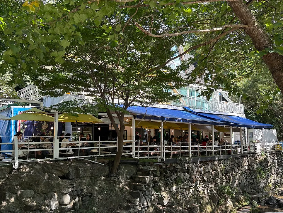 Exterior of 2002 Witch's Arpeggio