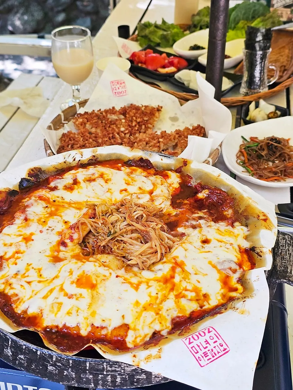 토치로 치즈를 녹이는 토마토장 삼겹살