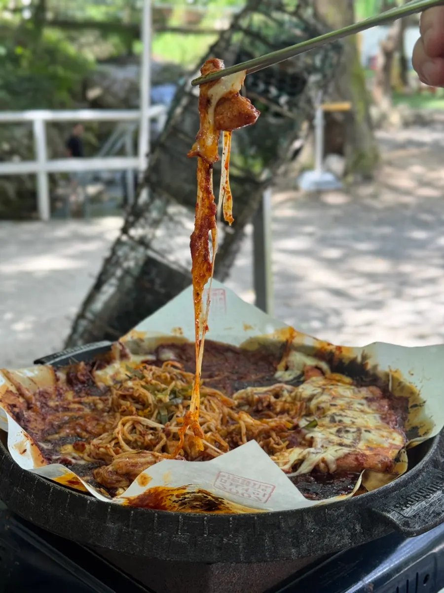 토치로 녹인 치즈 토마토장 삼겹살