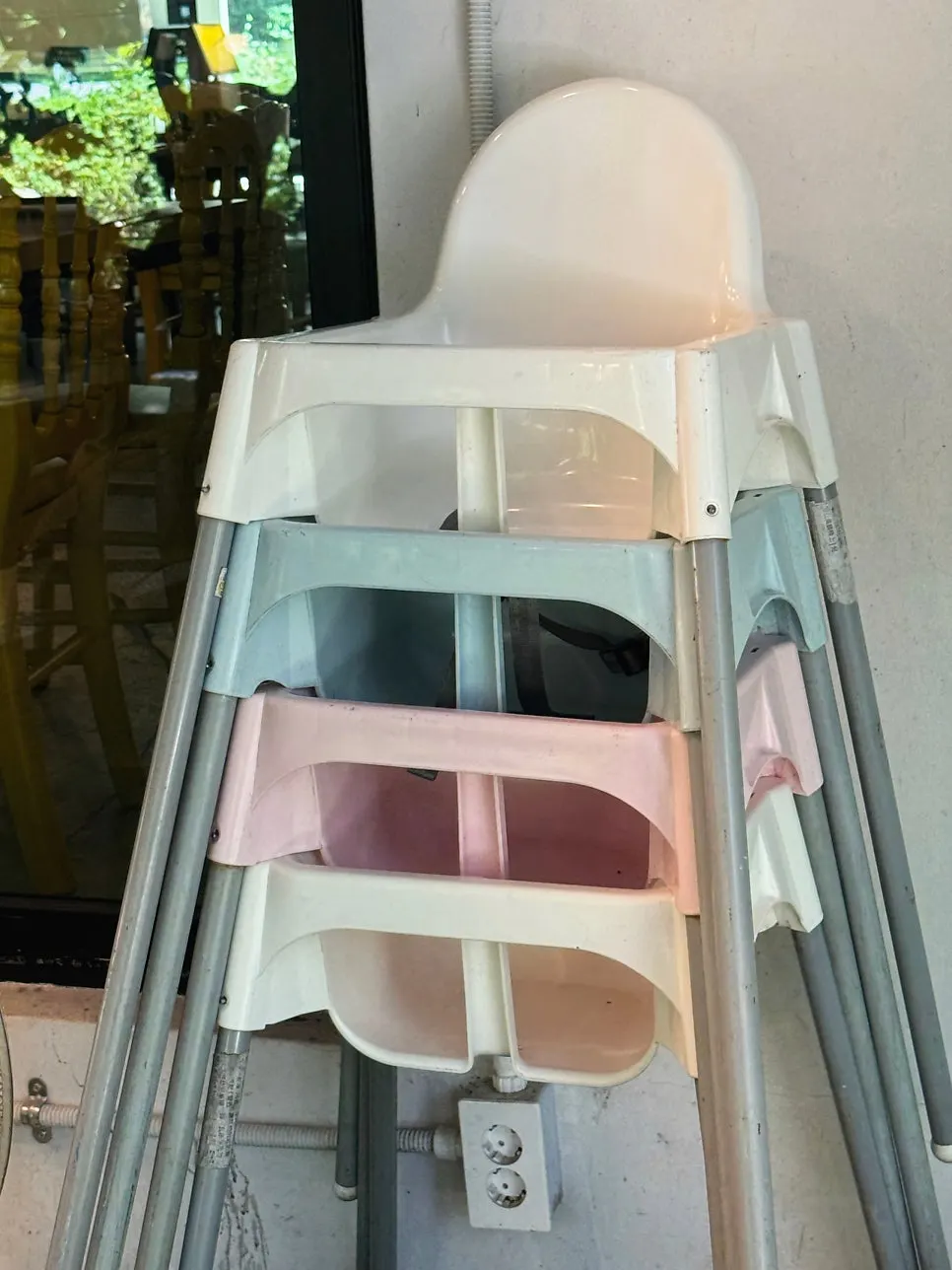 계곡뷰 바깥 좌석 모습