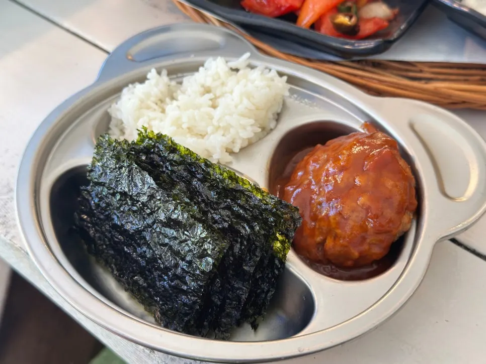 마녀의 밥도둑 떡갈비 키즈세트 한 상