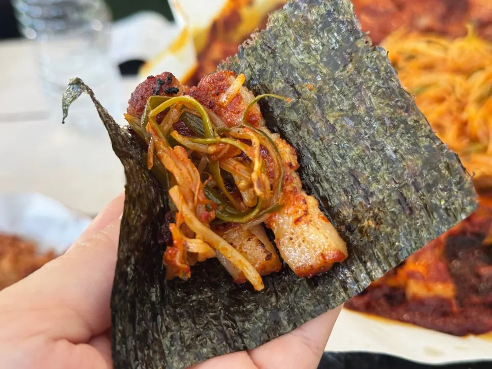 김과 전병에 싸 먹는 토마토장 삼겹살