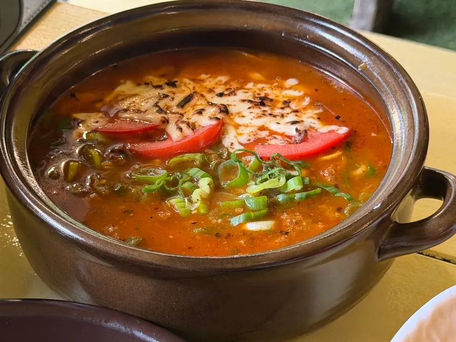 A bowl of the new tomato-jang kalguksu