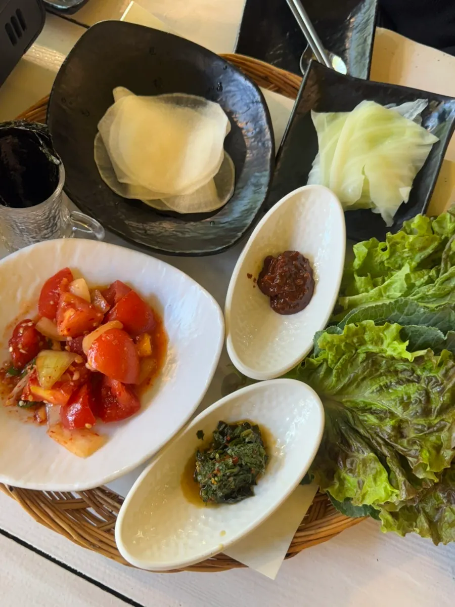 Plate of accompanying side dishes