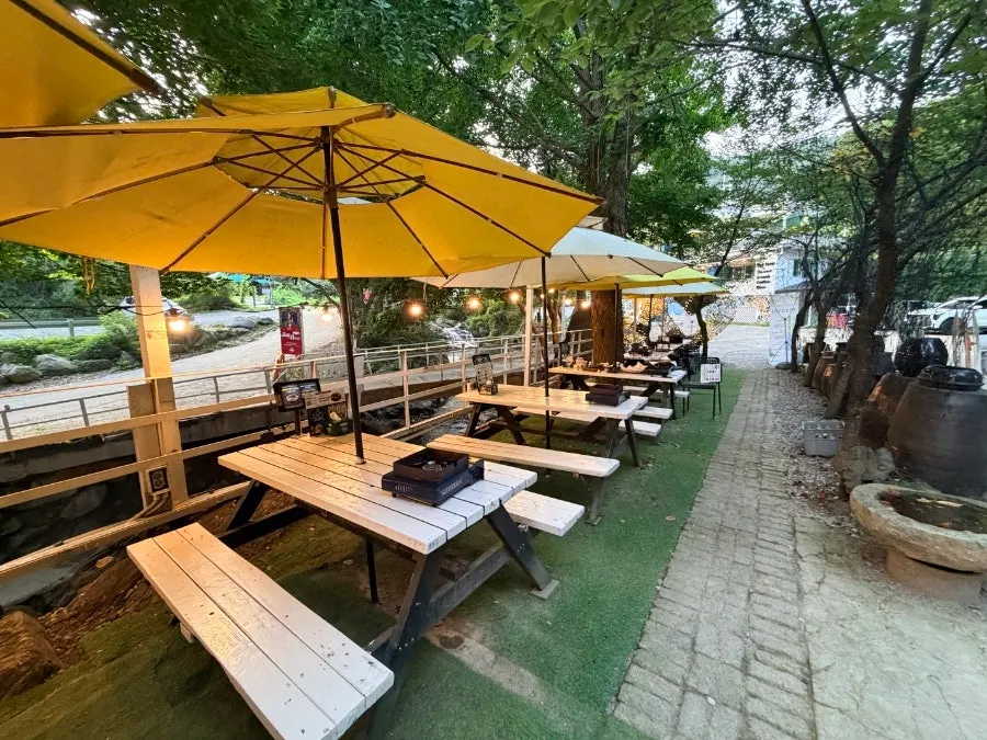 Outdoor space at the Wabu-eup, Namyangju BBQ restaurant