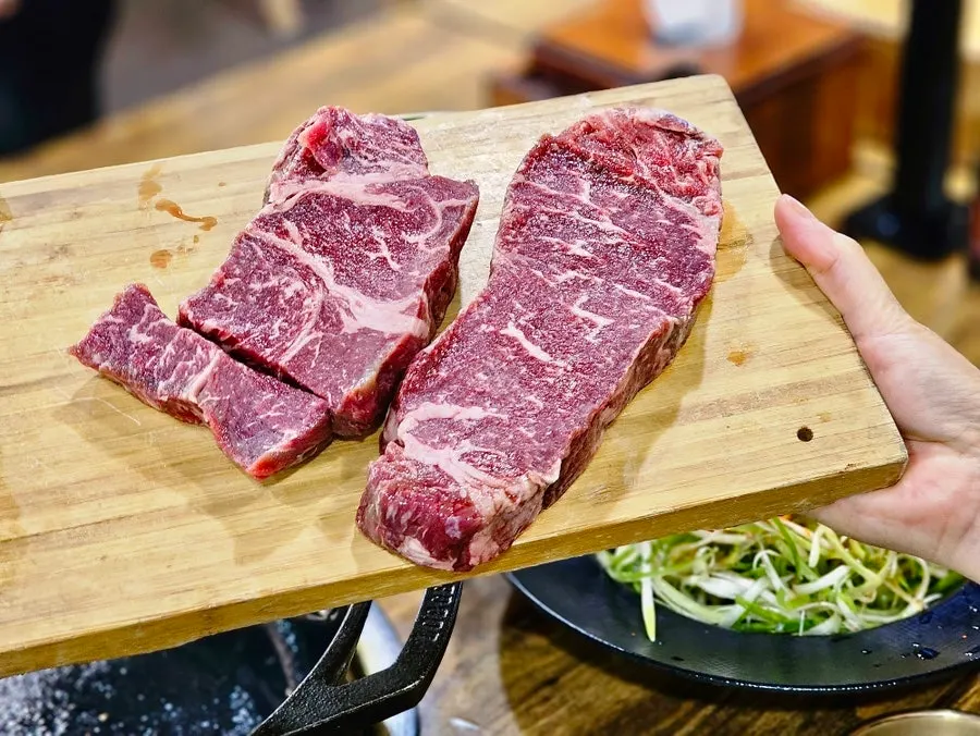 Bright red water-aged hanwoo sirloin