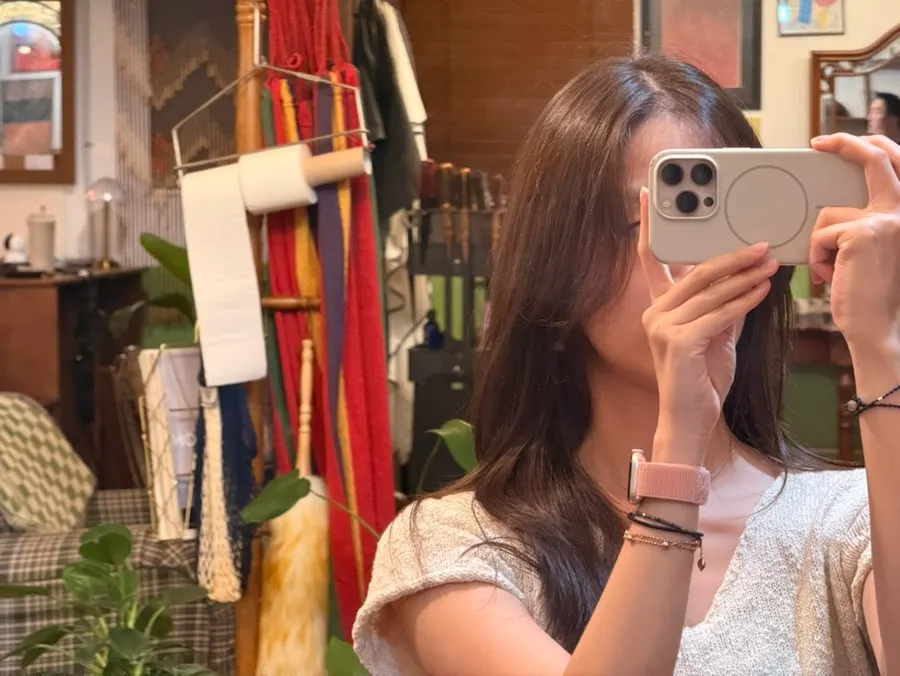 Root touch-up result matched to the existing hair color
