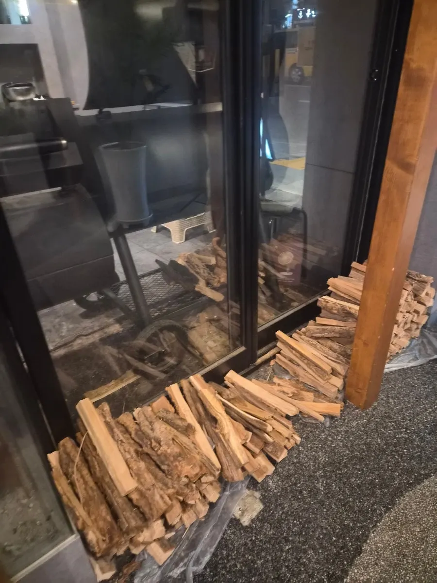 Real charcoal in the grill