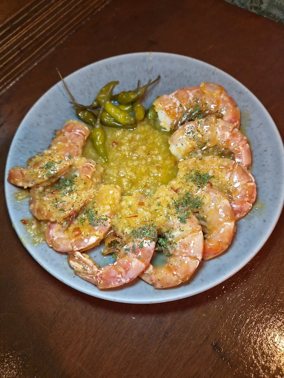 King shrimp drizzled with butter garlic sauce