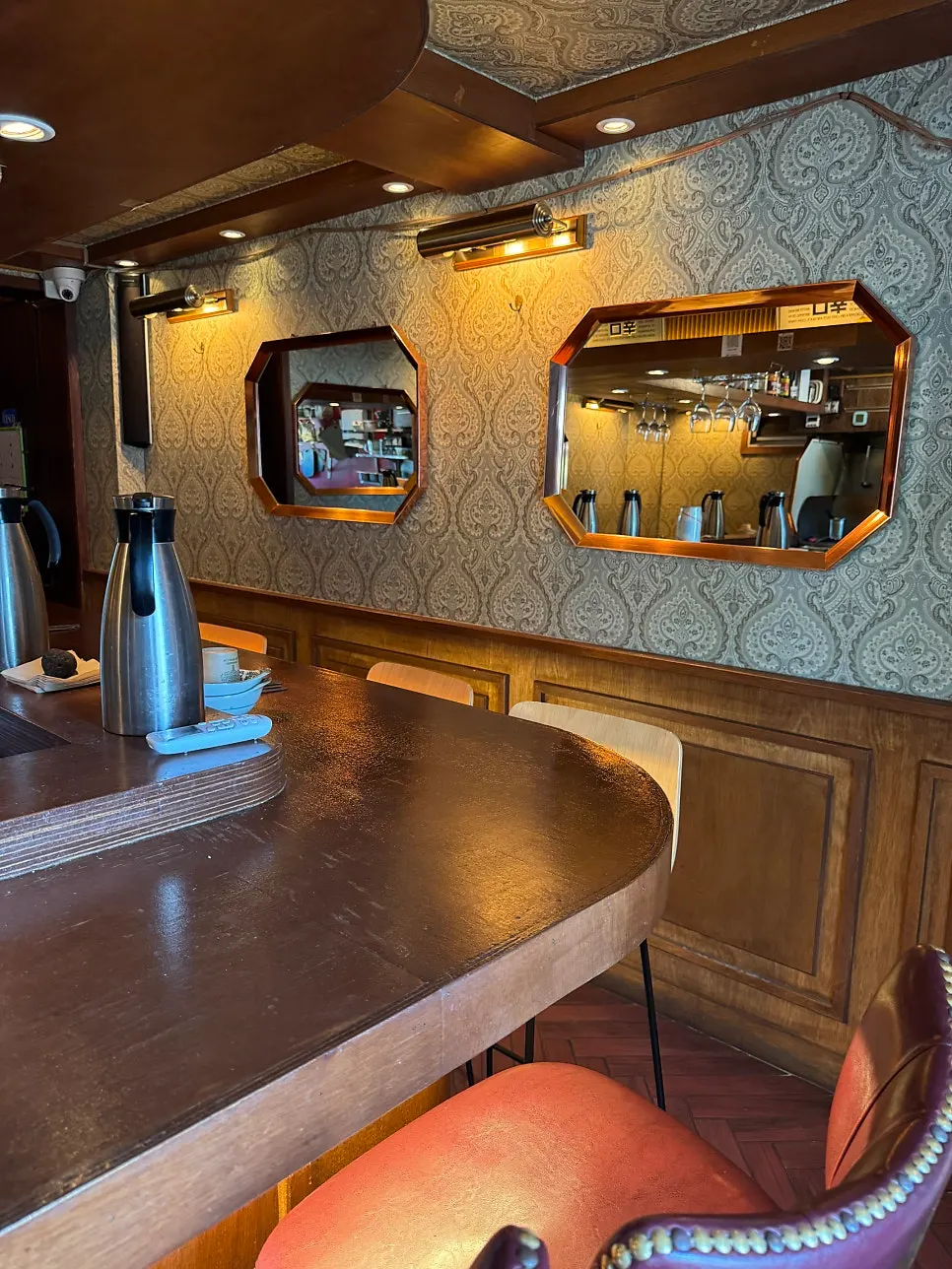 Bar (dachi) seating interior at Nani Byeolgwan Yeongdeungpo Branch
