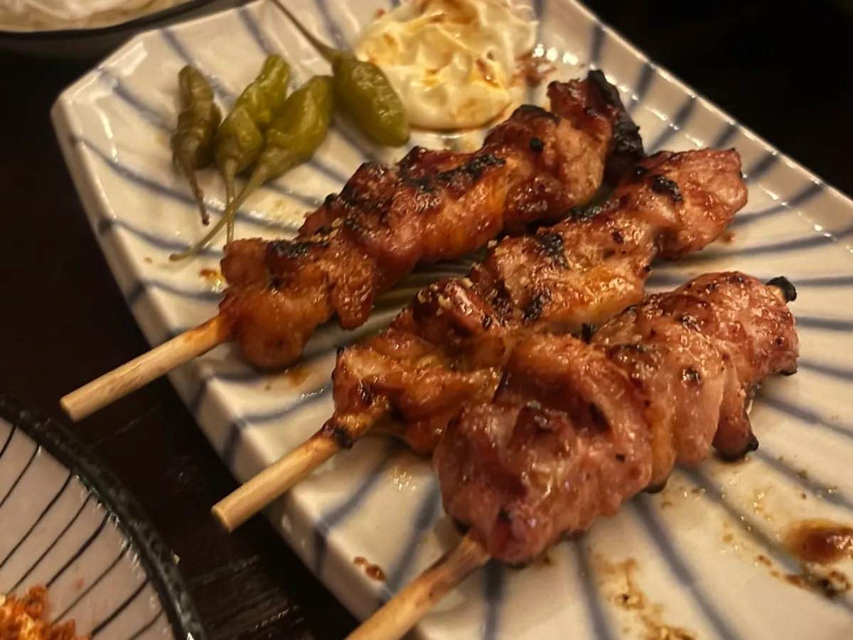A spread of skewers and drinks at Nani Byeolgwan Yeongdeungpo Branch