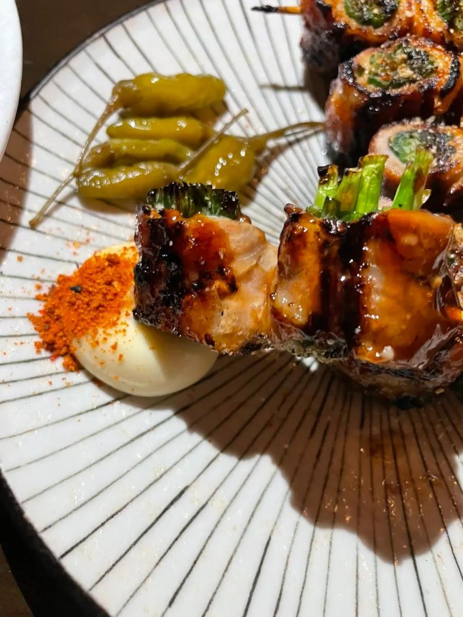 특제 소스에 찍어 먹는 삼겹대파꼬치