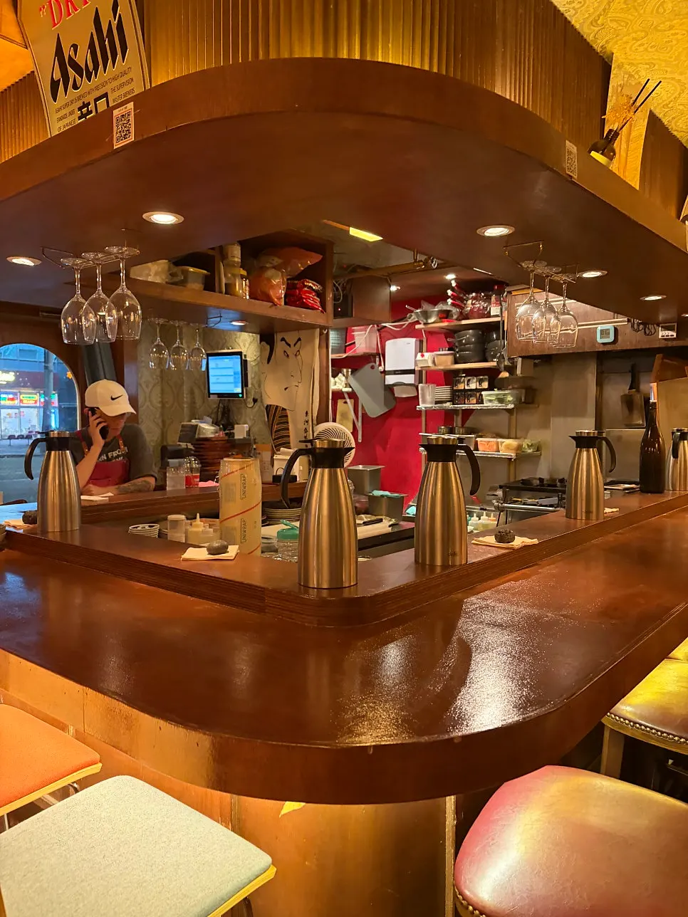 A good spot for solo drinking on the 1st floor of Nani Byeolgwan