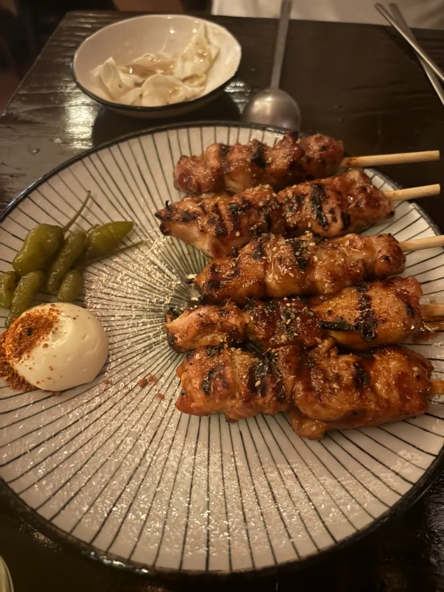 Plate of chicken skewers at Nani Byeolgwan Yeongdeungpo Branch