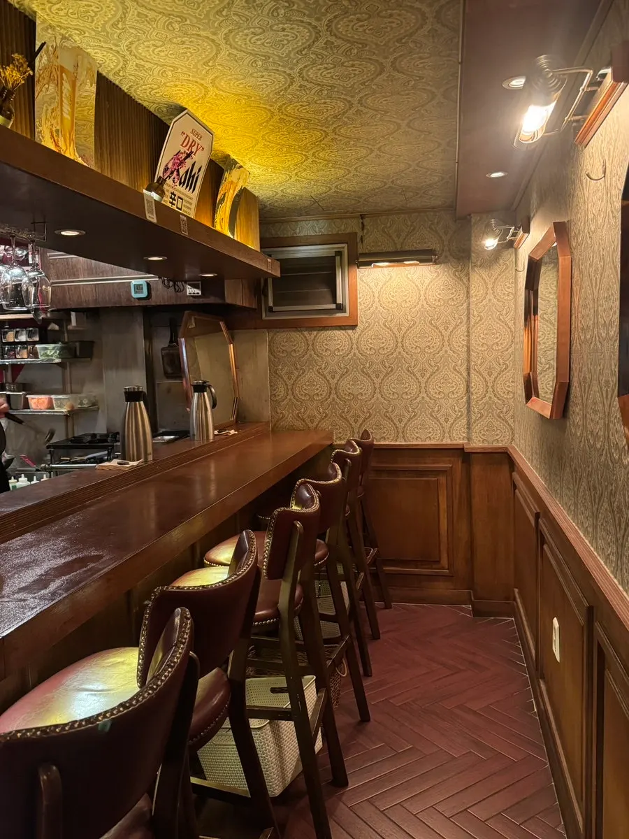 Interior atmosphere of the bar seating, good for solo drinking