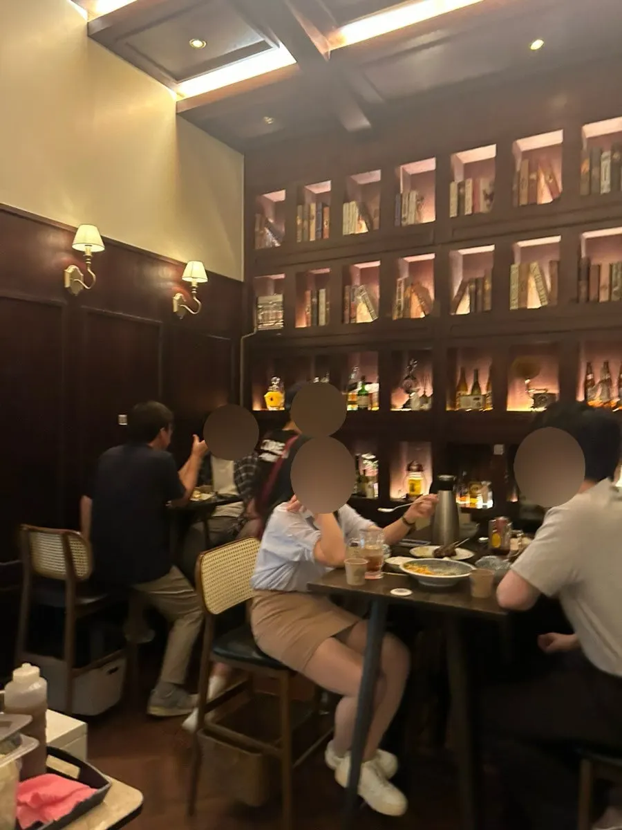 층고 높은 앤틱 분위기의 두 번째 공간