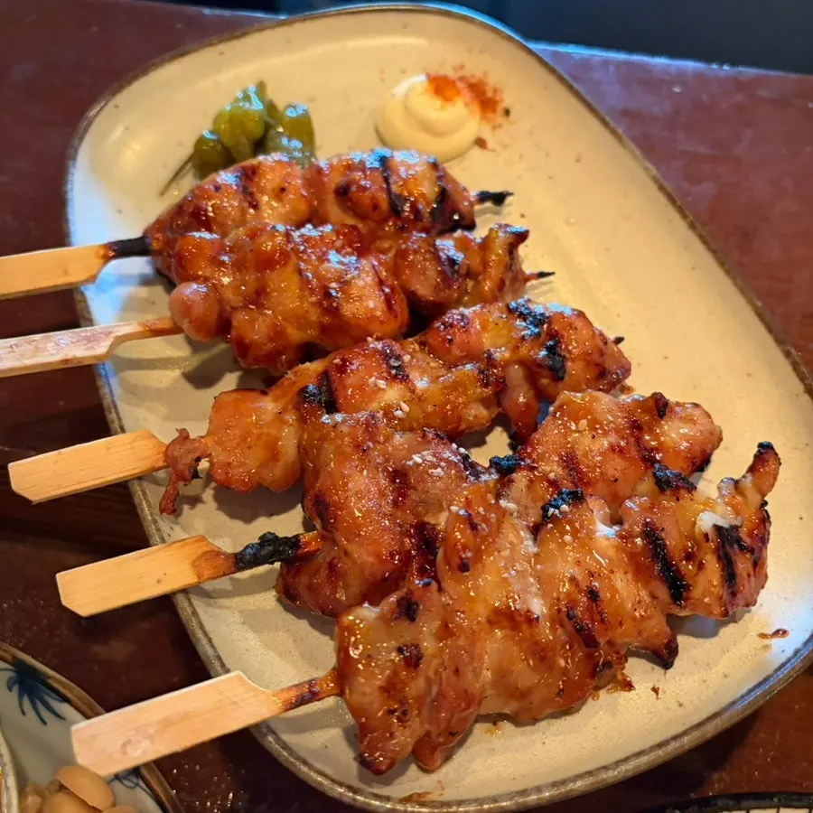 간장 양념을 바른 닭꼬치