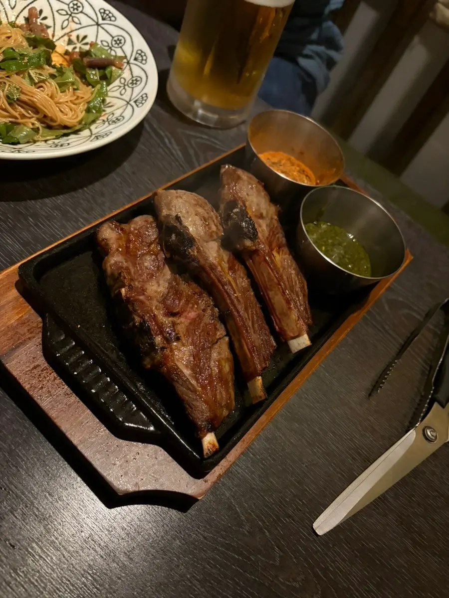Table setting of three pieces of lamb shoulder rack at Nani Yeouido Branch