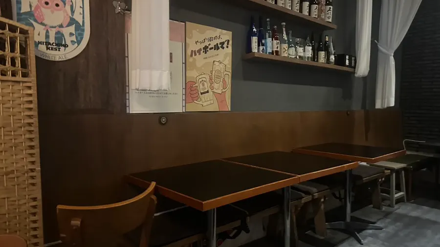 Booth seating divided by partitions at Nani Yeouido Branch