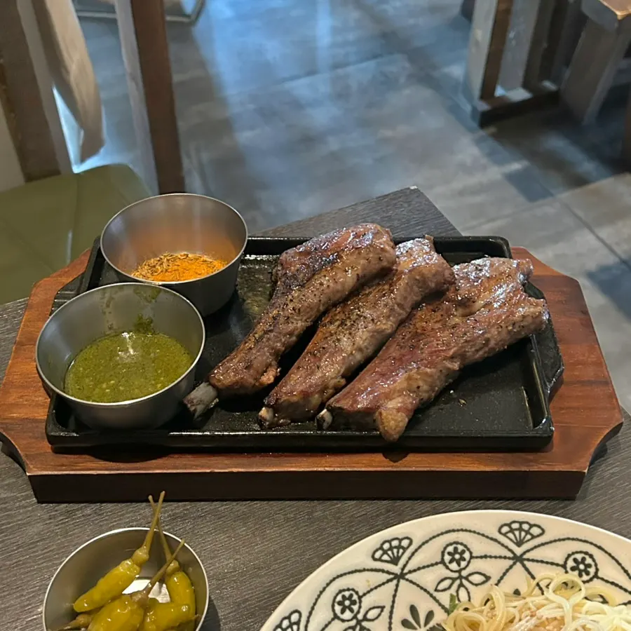 비주얼이 좋은 나니 여의도점 안주 접시