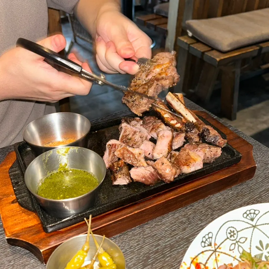 구워지는 양갈비 숄더랙