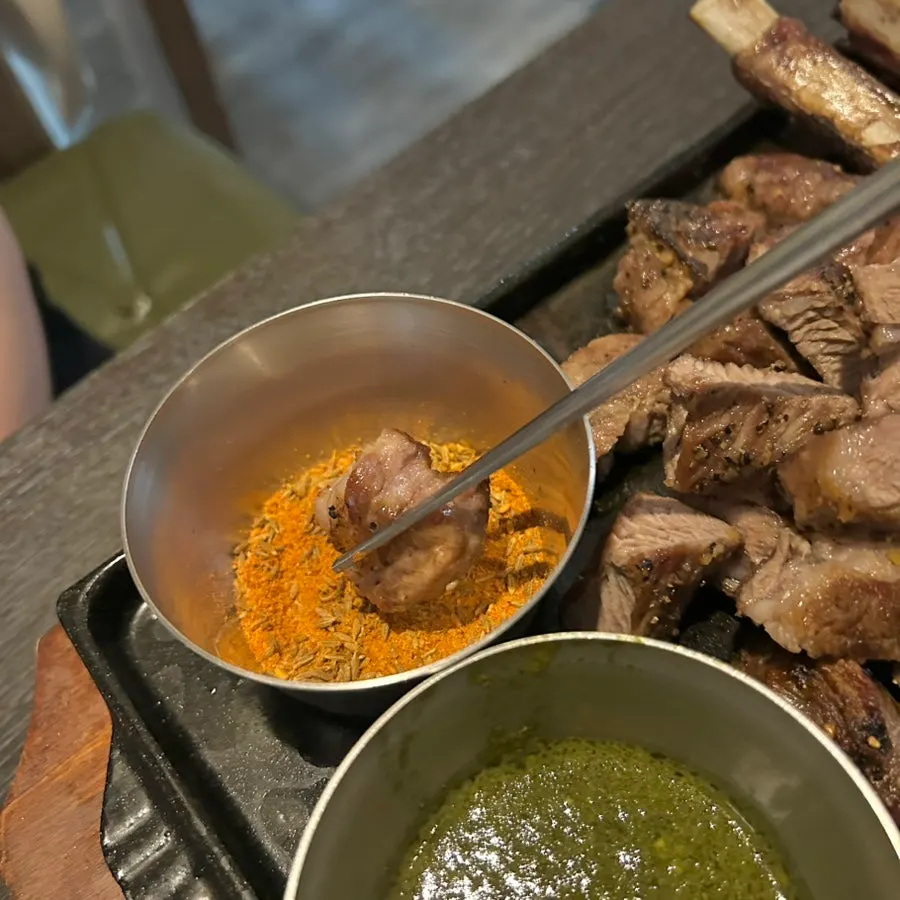 컷팅한 양갈비 단면