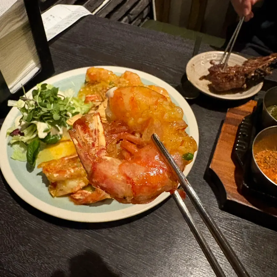 Drinking snacks laid out with drinks at Nani Yeouido Branch