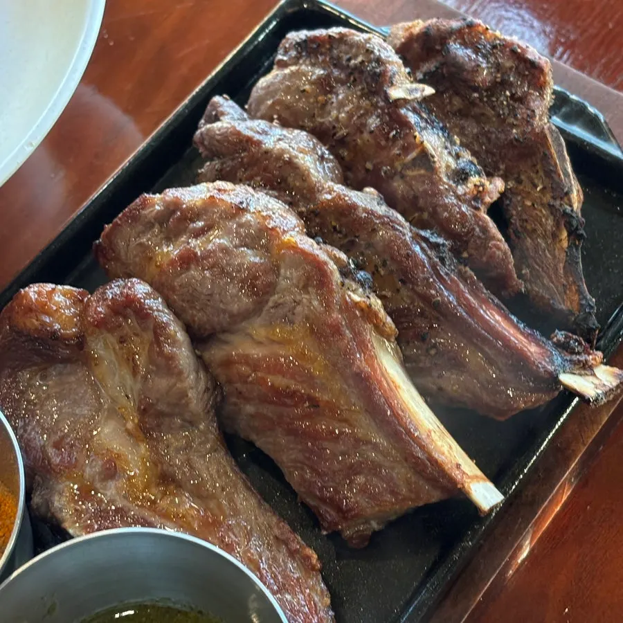 식사를 마친 나니 여의도점 테이블
