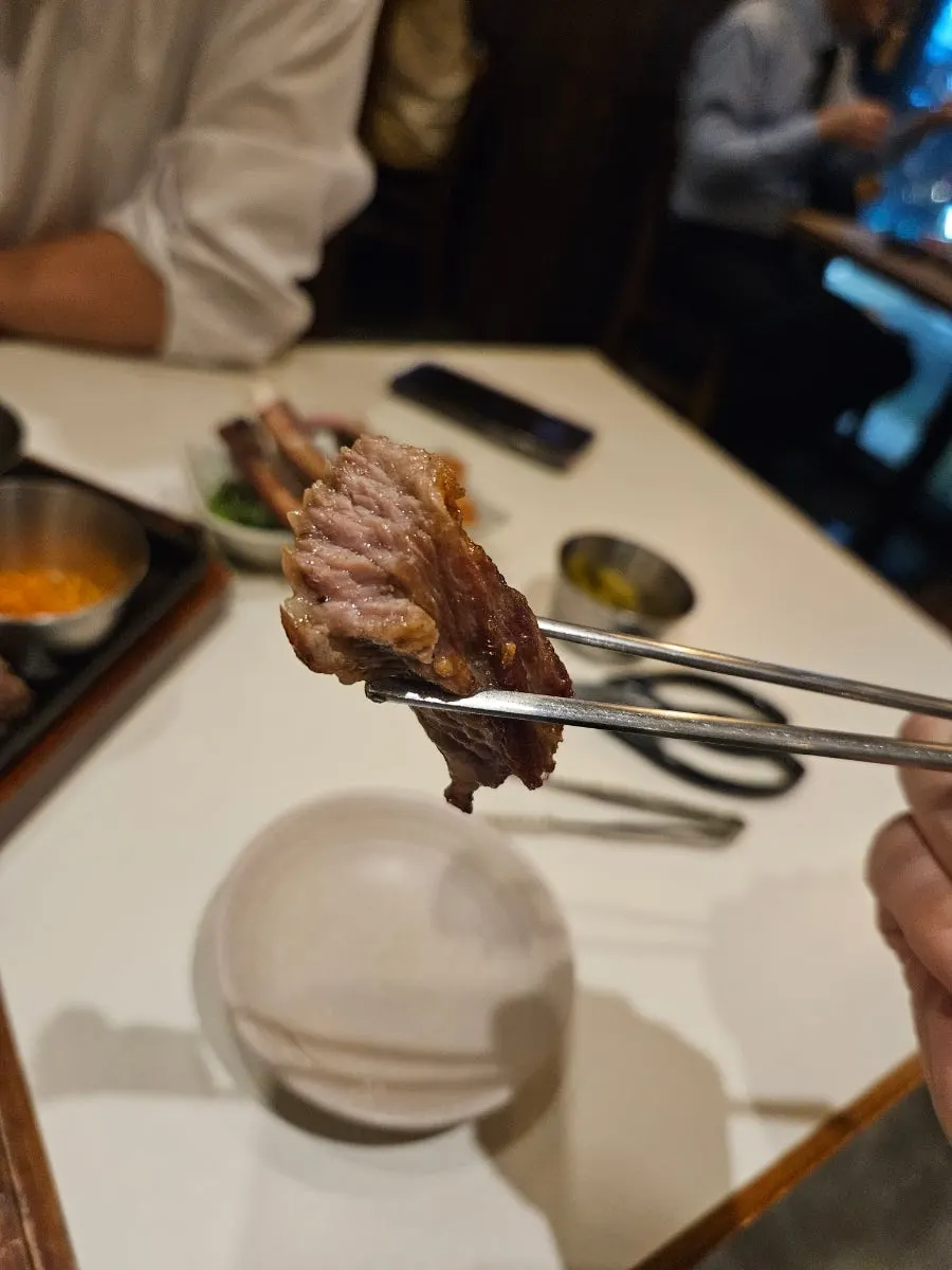 Cross-section of the lamb showing juiciness