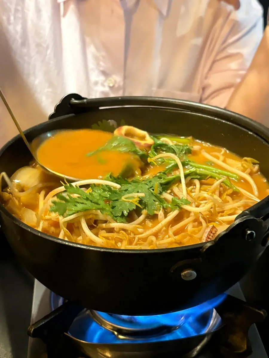 海鮮鍋と一緒のソジュグラス