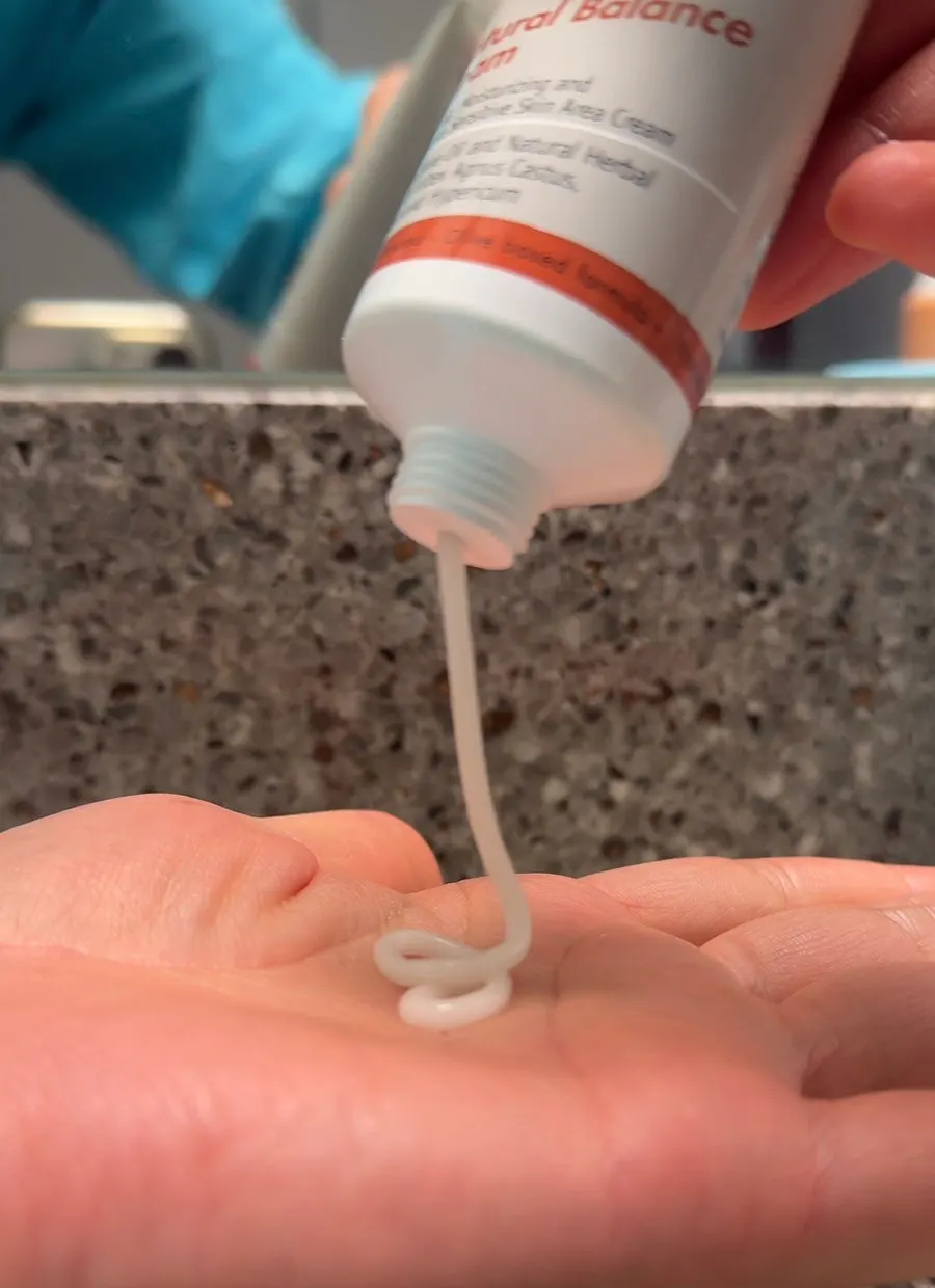 Napic moisturizing cream texture and packaging