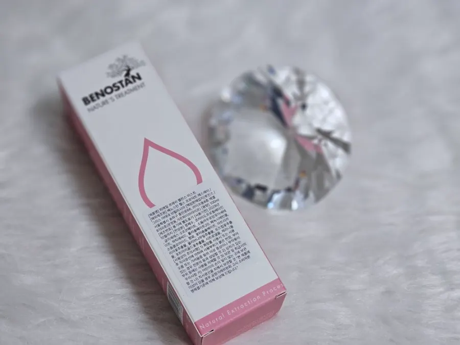 Feminine cleansing mist in a bag