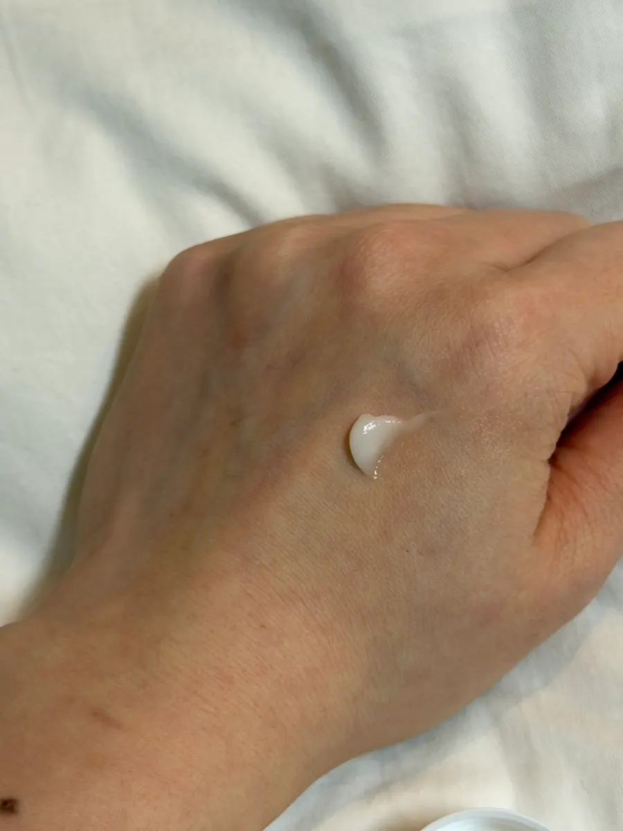 Daily moisturizing product information image