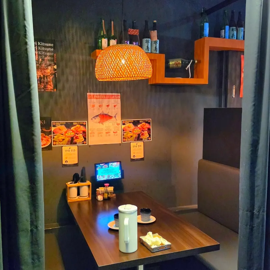 Seafood table setting at Yaki Naseong Branch