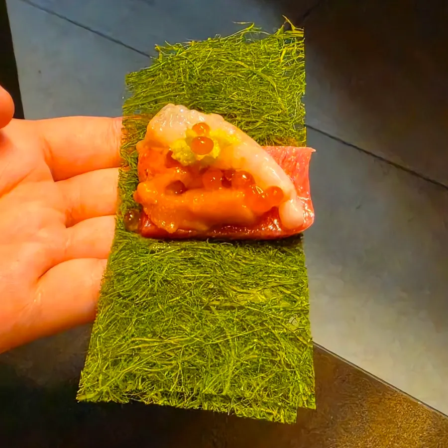 Uni and salmon roe seafood combination