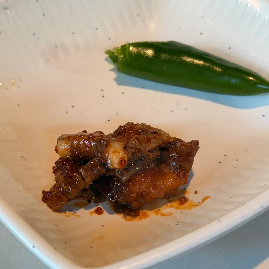 Beef staying warm on the stone plate