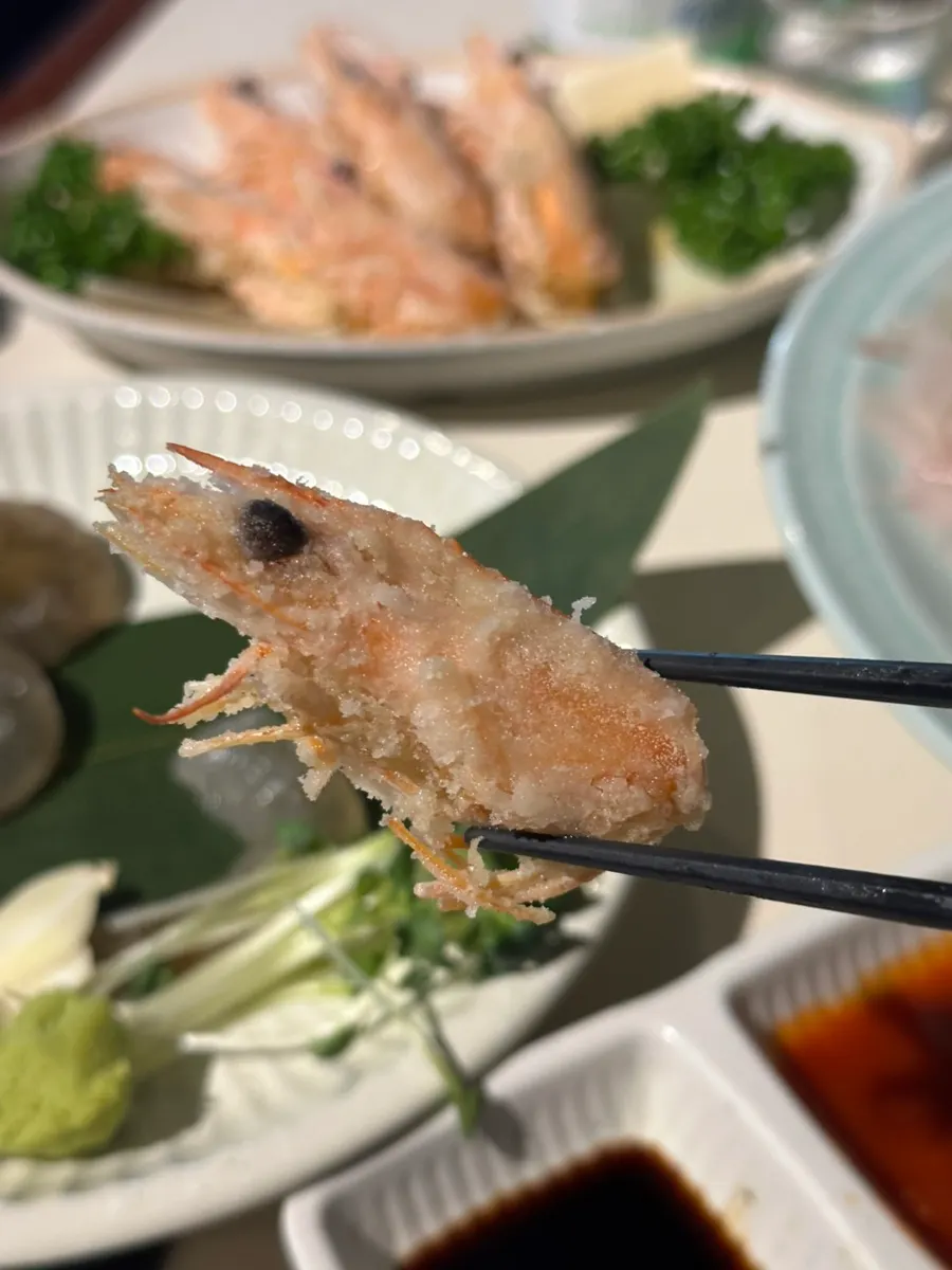 炸得酥脆的炸蝦頭剖面
