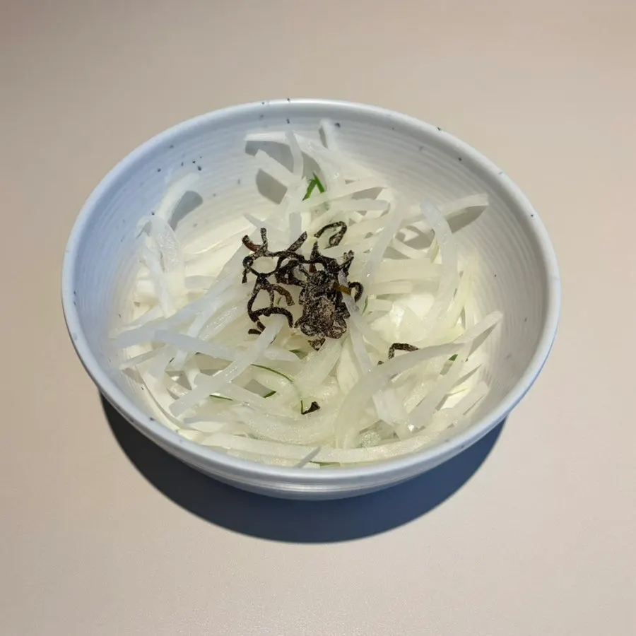 Medium sea bream sashimi plate