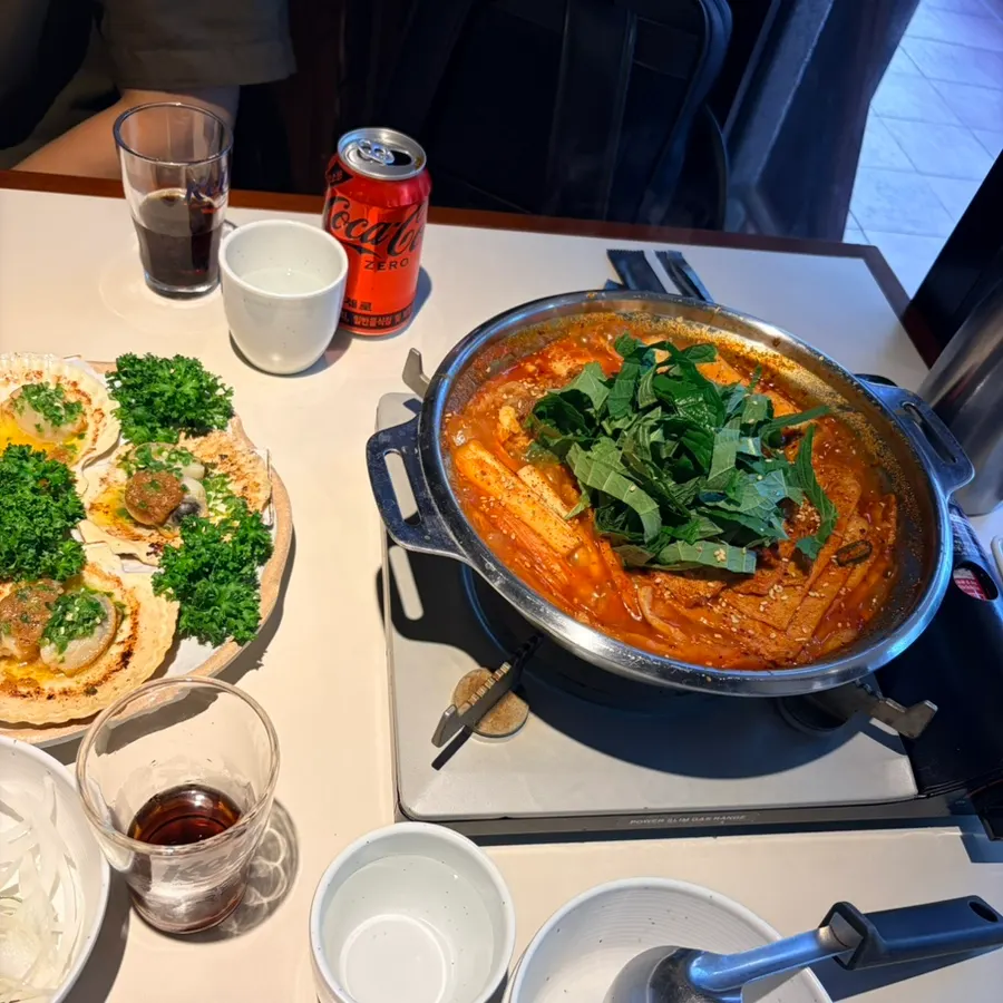 A bowl of spicy beef brisket tteokbokki