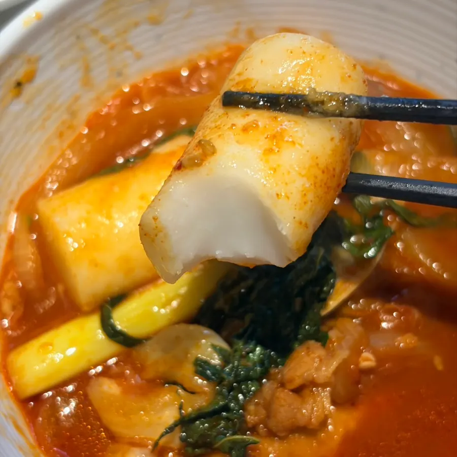 Chewy rice cakes with beef brisket