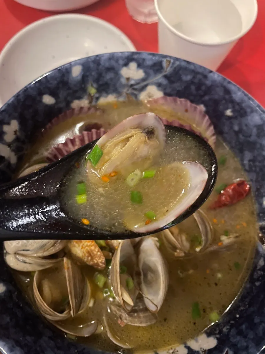 Clam hot pot loaded with clams