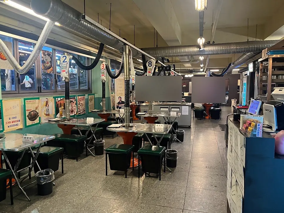 ノプタッチプ三松店の店内ホール座席